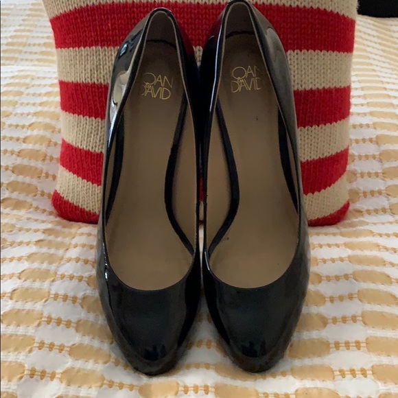 Joan and David Shoes - Picture 2 of 7